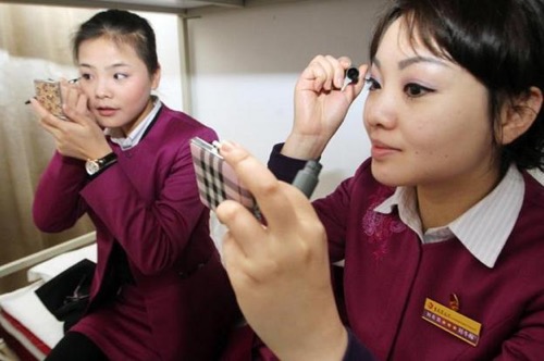 中国車内販売のお姉さん